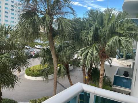 7501 E Treasure Dr 2L, North Bay Village FL - photo 6 of 34
