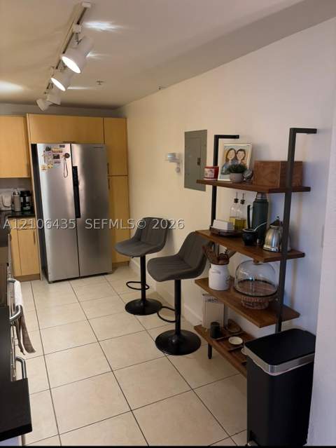 7501 E Treasure Dr 2L, North Bay Village FL - photo 9 of 34