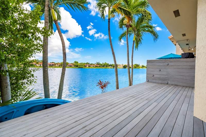 3 bedroom Townhouse at 723 NE 195th St, Portofino, Miami — photo 2