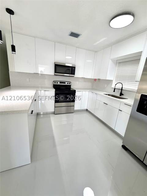2950 NW 173rd Ter, Miami Gardens FL - photo 6 of 19