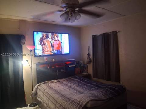 1369 NW 75th Ter, Miami FL - photo 9 of 9