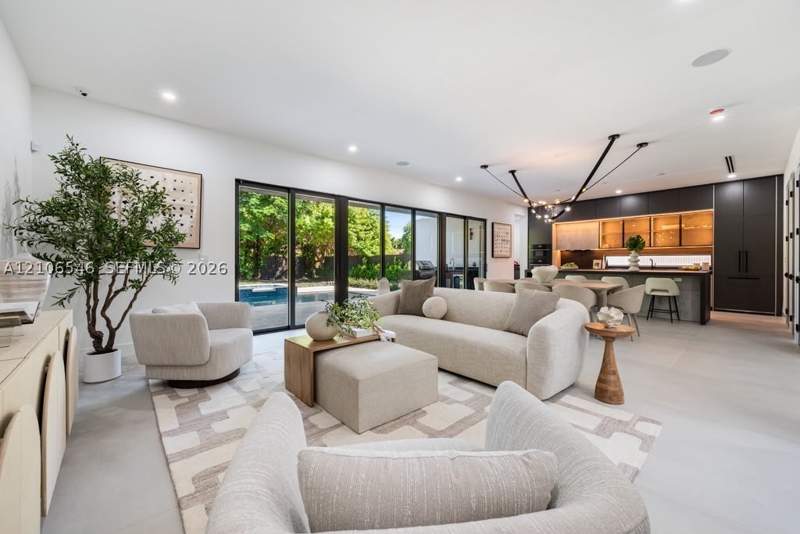 5 bedroom SingleFamilyResidence at 6335 SW 34th St, Coral Villas Rev, Miami — photo 5