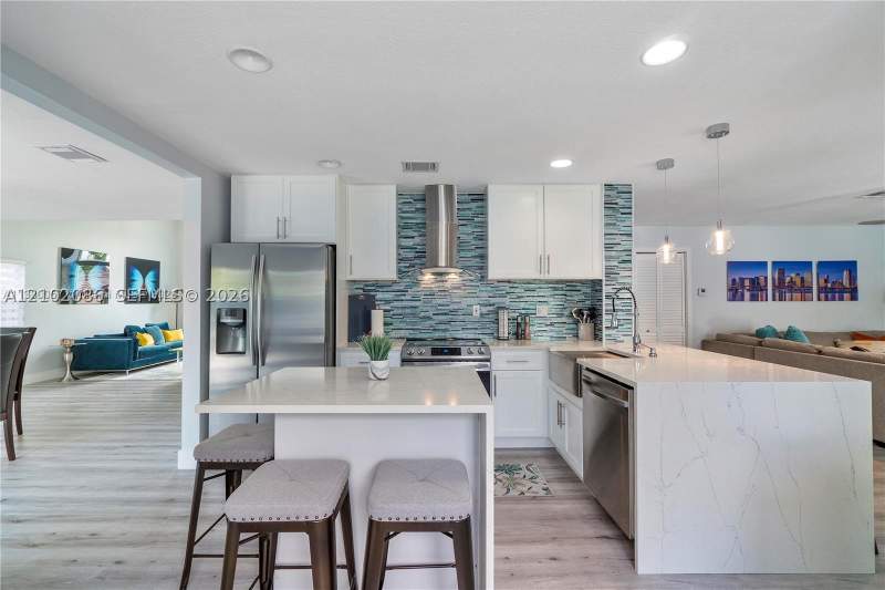 4 bedroom SingleFamilyResidence at 14279 SW 166th St, Laguna Ponds Sec 2, Miami — photo 5