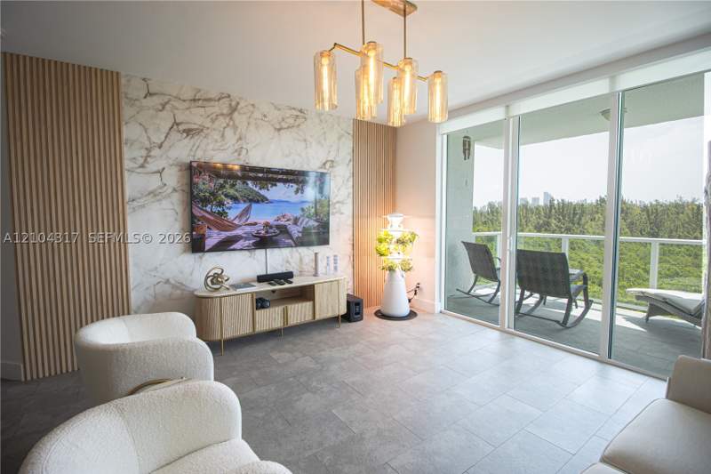 3 bedroom Condominium at 14951 Royal Oaks Ln 706, The Oaks I Condo, North Miami — photo 3