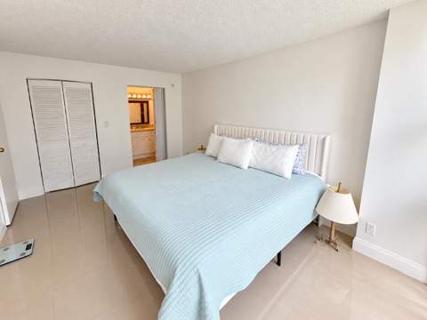 17021 N Bay Road 107, Sunny Isles Beach FL - photo 6 of 15