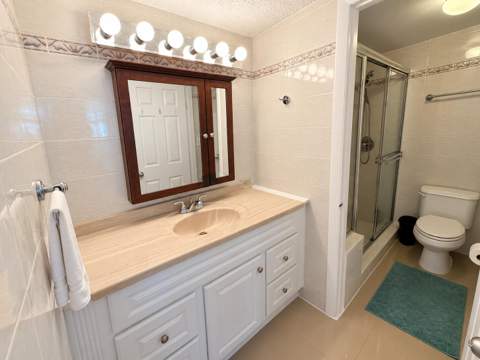 17021 N Bay Road 107, Sunny Isles Beach FL - photo 8 of 15