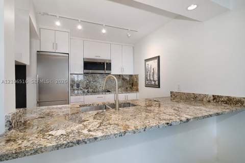 2901 S Bayshore Dr 14D, Coconut Grove FL - photo 9 of 25