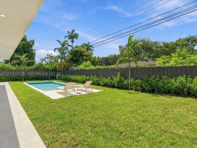 5 bedroom SingleFamilyResidence at 8220 SW 62nd Ct, Beverly Gardens, Miami — photo 5
