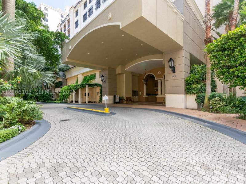 2 bedroom Condominium at 888 S Douglas Rd 602, Puerta De Palmas Condo, Coral Gables — photo 2