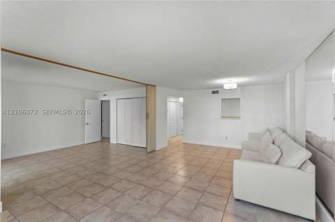 10852 N Kendall Dr 103, Miami FL - photo 10 of 21