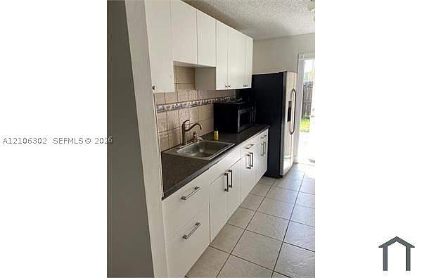 3 bedroom SingleFamilyResidence at 18240 NW 41st Pl, Del Prado Gardens Sec 3, Miami Gardens — photo 2