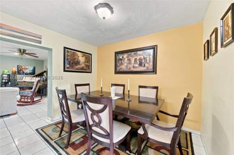 9121 SW 184th Ter, Cutler Bay FL - photo 11 of 34