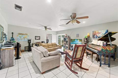 9121 SW 184th Ter, Cutler Bay FL - photo 12 of 34