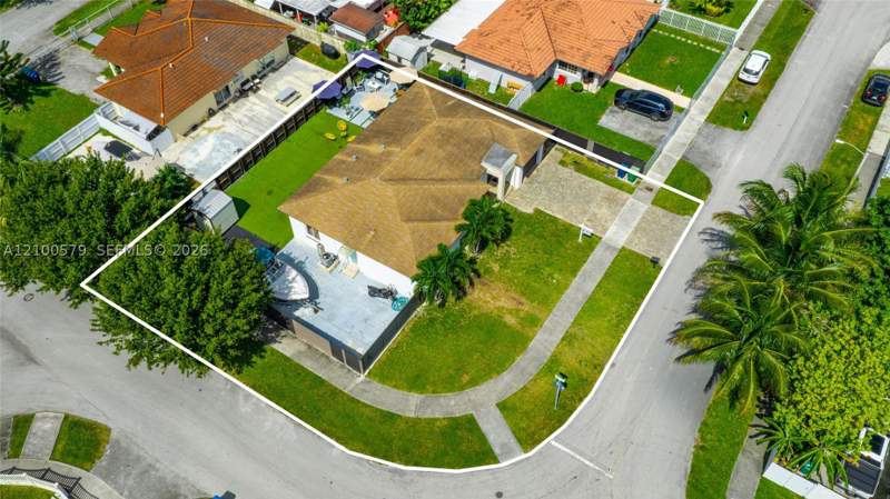 3 bedroom SingleFamilyResidence at 17990 SW 113th Ct, Torrent Sub, Miami — photo 5