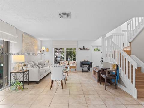 9921 NW 51st Ln, Doral FL - photo 10 of 49