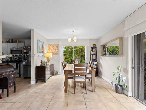 9921 NW 51st Ln, Doral FL - photo 13 of 49