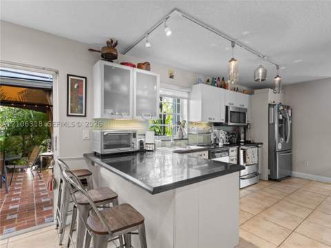 9921 NW 51st Ln, Doral FL - photo 15 of 49
