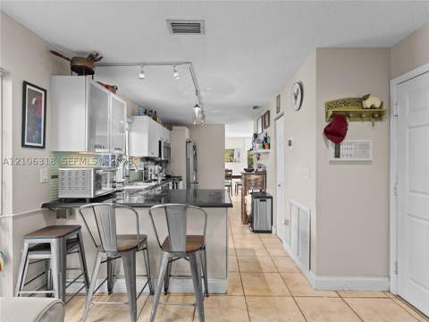 9921 NW 51st Ln, Doral FL - photo 16 of 49