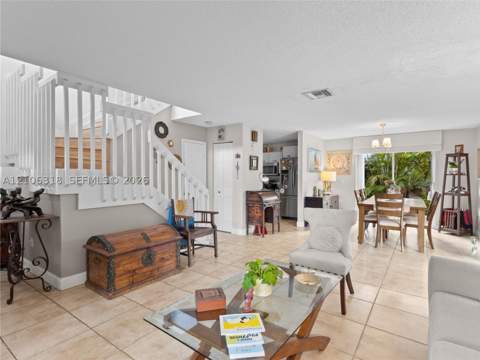 9921 NW 51st Ln, Doral FL - photo 8 of 49