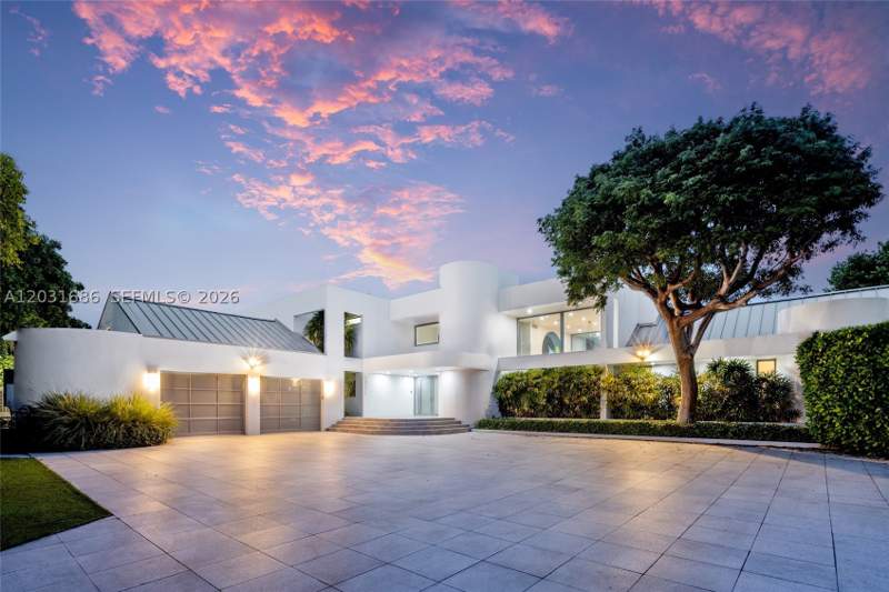 6 bedroom SingleFamilyResidence at 13395 Biscayne Bay Dr, Keystone Island No 5, North Miami — photo 3