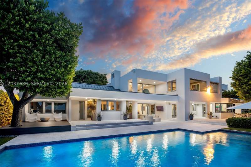 6 bedroom SingleFamilyResidence at 13395 Biscayne Bay Dr, Keystone Island No 5, North Miami — photo 4