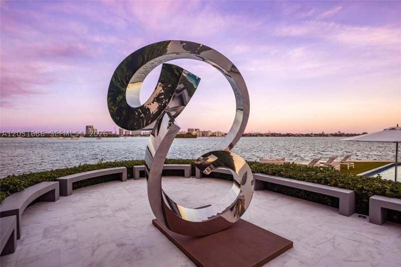 6 bedroom SingleFamilyResidence at 13395 Biscayne Bay Dr, Keystone Island No 5, North Miami — photo 5