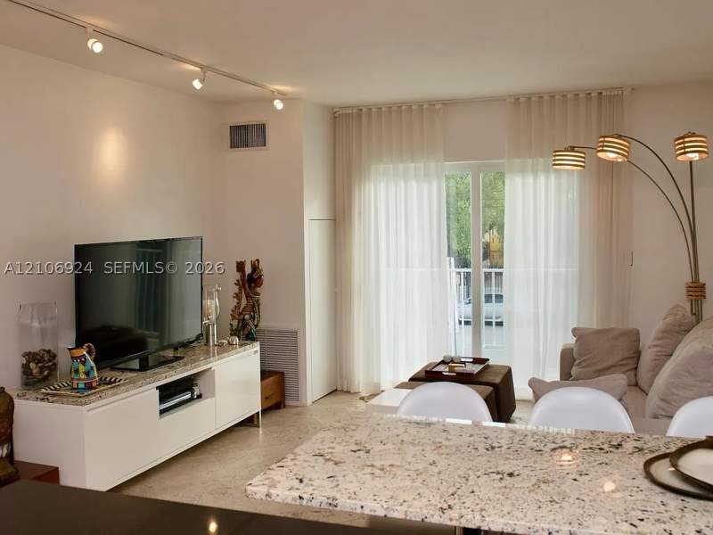 1 bedroom Condominium at 1420 Pennsylvania Ave 210, Penn Manor Condo, Miami Beach — photo 4