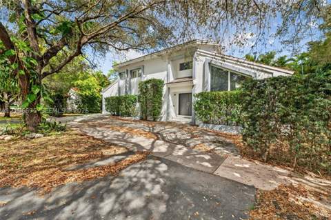3231 Salzedo St, Coral Gables FL - photo 7 of 59