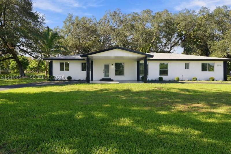 4 bedroom SingleFamilyResidence at 15700 SW 264th St, Redland, Homestead — photo 2