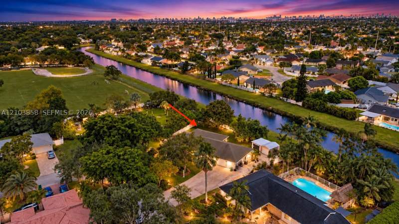 4 bedroom SingleFamilyResidence at 14842 SW 148th St Cir, Country Walk Sec 3, Miami — photo 4