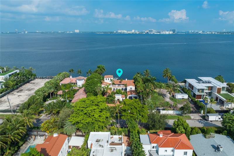 8 bedroom SingleFamilyResidence at 4760 N Bay Rd, Nautilus Sub, Miami Beach — photo 3