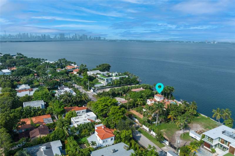 8 bedroom SingleFamilyResidence at 4760 N Bay Rd, Nautilus Sub, Miami Beach — photo 4