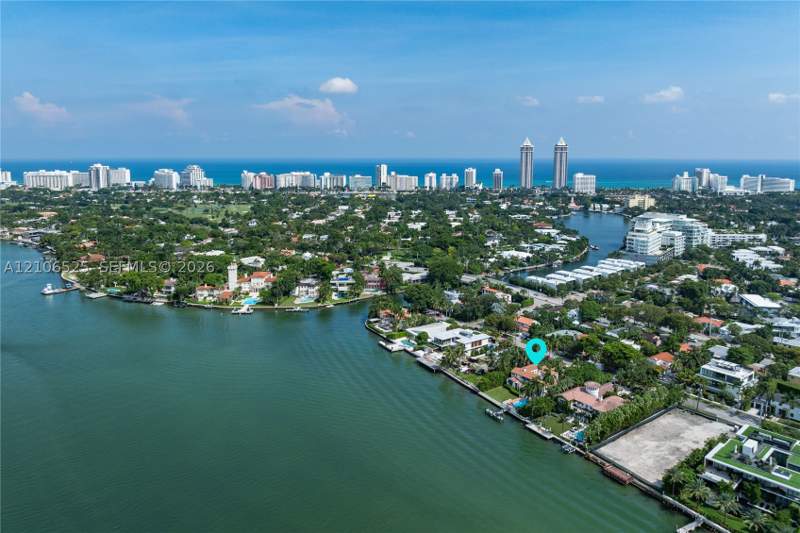 8 bedroom SingleFamilyResidence at 4760 N Bay Rd, Nautilus Sub, Miami Beach — photo 5