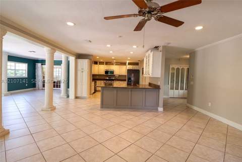 9761 SW 123rd St, Miami FL - photo 11 of 34