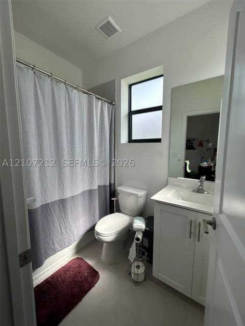 613 NE 208th Ter 613, Miami FL - photo 12 of 27