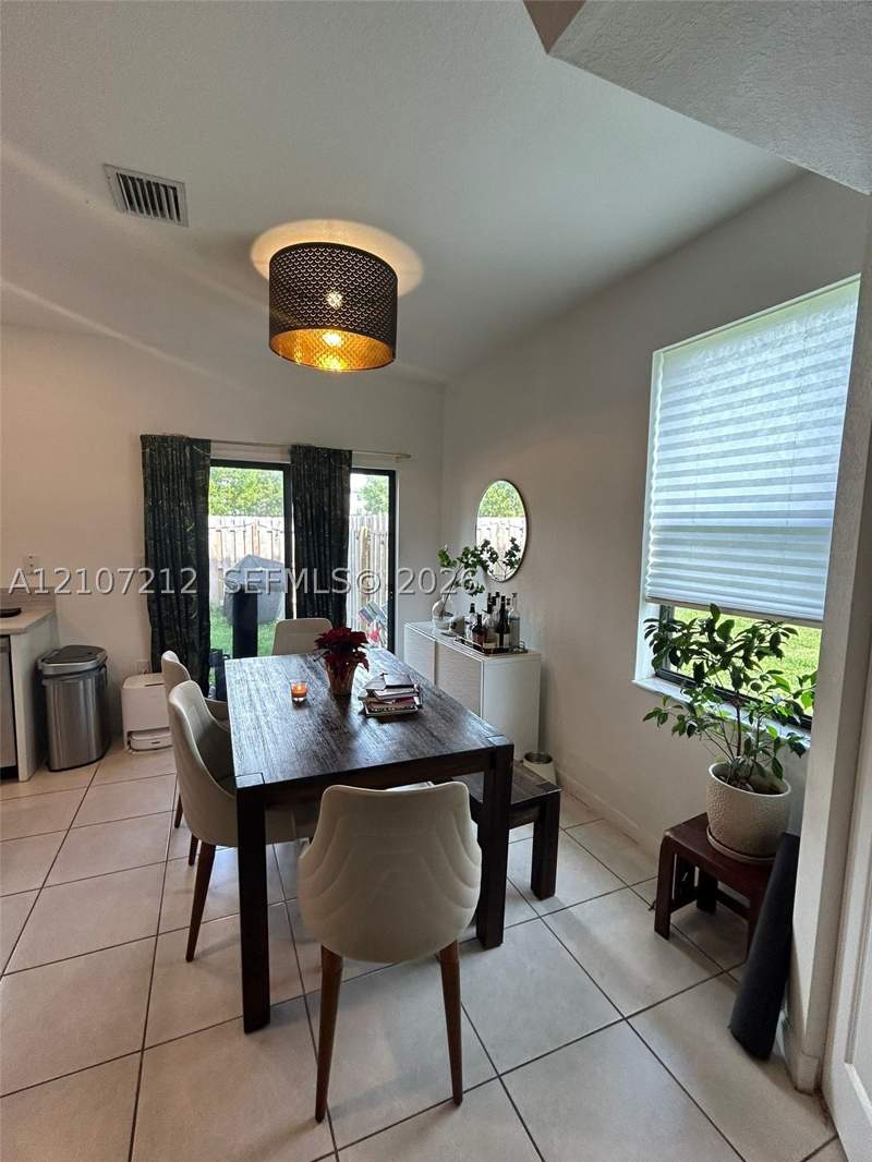 3 bedroom Condominium at 613 NE 208th Ter 613, Via Ventura Neighborhood, Miami — photo 2