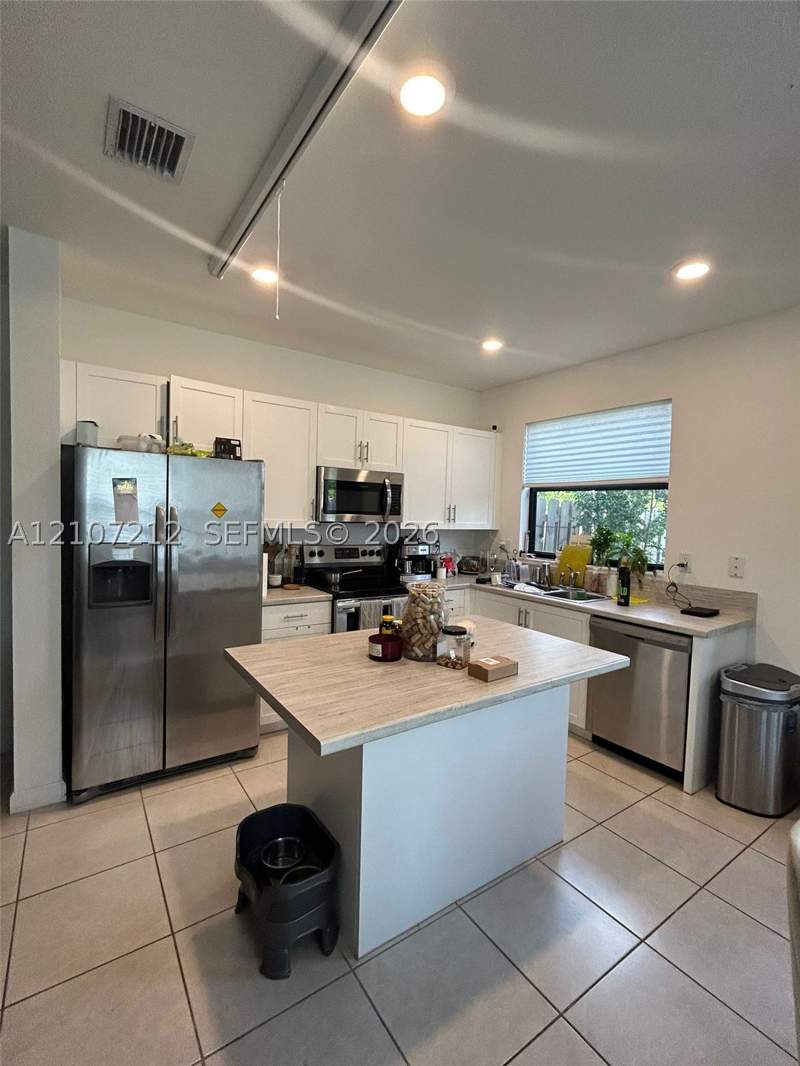 3 bedroom Condominium at 613 NE 208th Ter 613, Via Ventura Neighborhood, Miami — photo 4