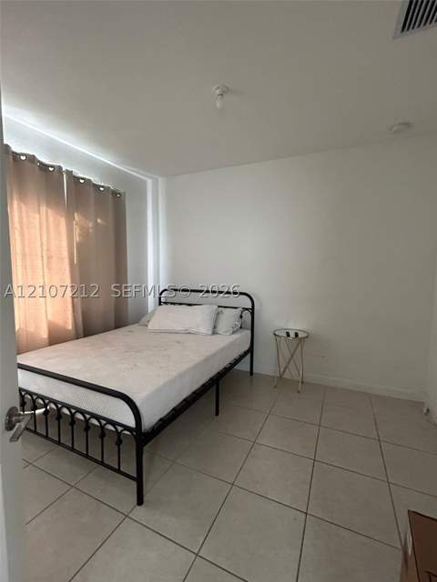 613 NE 208th Ter 613, Miami FL - photo 6 of 27