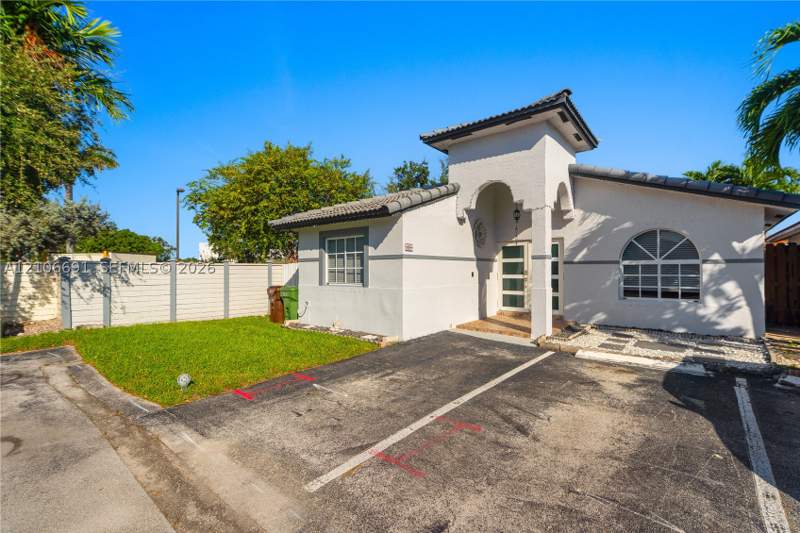 3 bedroom Villa at 3355 W 68th St 128, Los Palacios Condo, Hialeah — photo 5