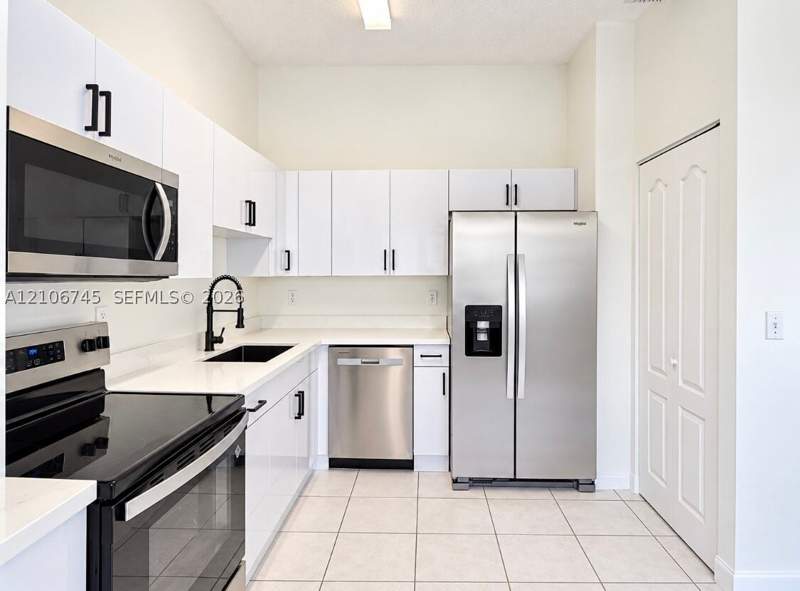2 bedroom Townhouse at 14658 SW 126th Pl, Villas Of Deerwood Replat, Miami — photo 5