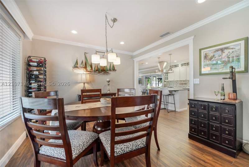 4 bedroom SingleFamilyResidence at 17550 SW 86th Ave, Malbrook, Palmetto Bay — photo 5