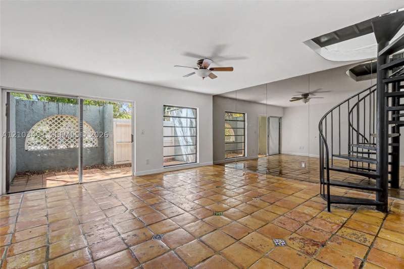 2 bedroom Condominium at 521 NE 38th St 7, Corona Bay Townhouses Con, Miami — photo 2