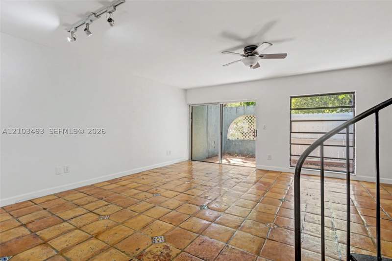 2 bedroom Condominium at 521 NE 38th St 7, Corona Bay Townhouses Con, Miami — photo 3