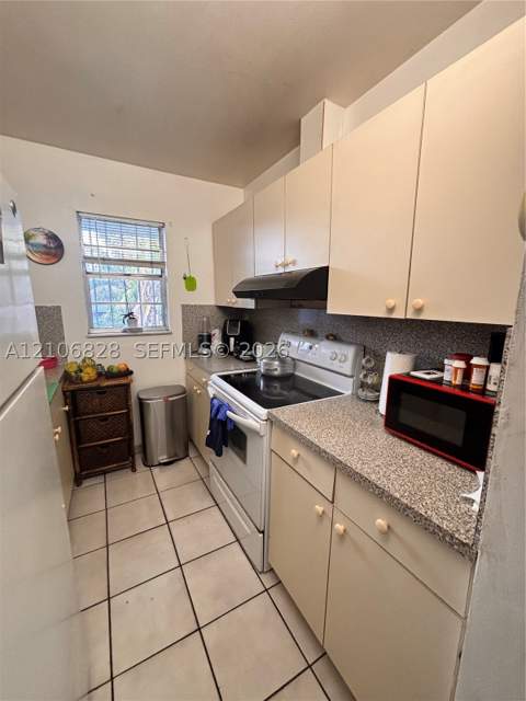 4050 NW 135th St 15-9, Opa Locka FL - photo 8 of 13