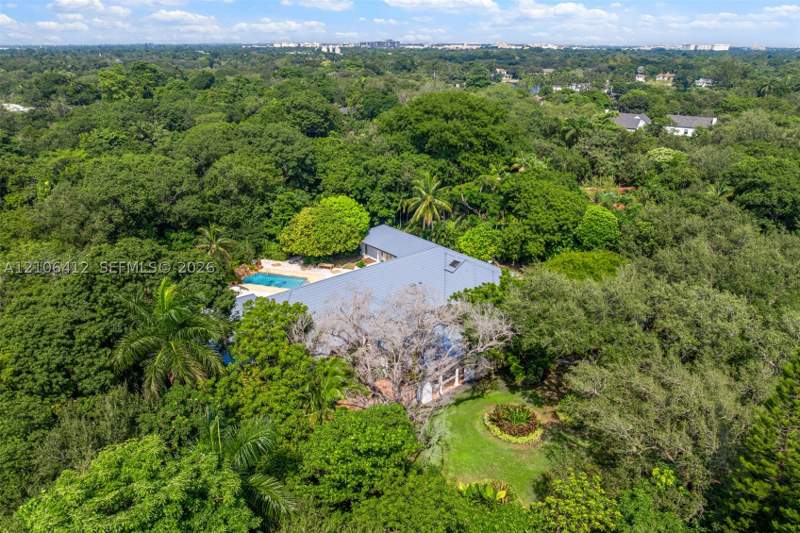 6 bedroom SingleFamilyResidence at 9400 Old Cutler Rd, Amd Pl Of Journeys End, Coral Gables — photo 3