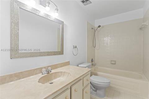 6745 NW 169th St 15F, Hialeah FL - photo 11 of 16