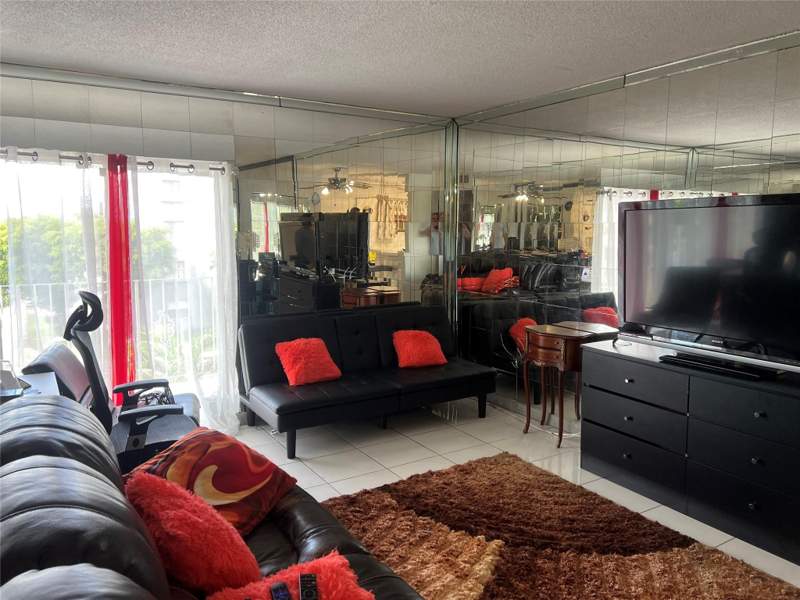 1 bedroom Condominium at 6820 W Flagler Street 308, Madrid Terrace Condo, Miami — photo 2