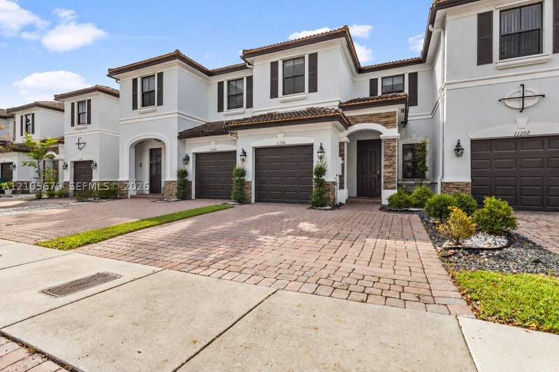3 bedroom Townhouse at 11300 NW 88th Ter, Villa Bello, Doral — photo 2
