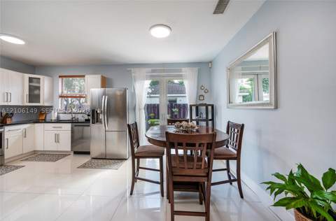 4865 NW 108th Path, Doral FL - photo 12 of 29