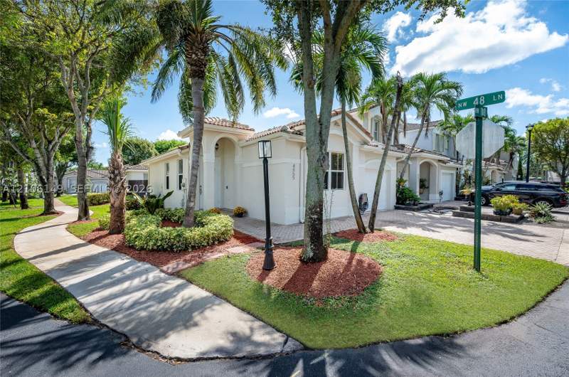 2 bedroom Townhouse at 4865 NW 108th Path, Savannah At Doral, Doral — photo 4